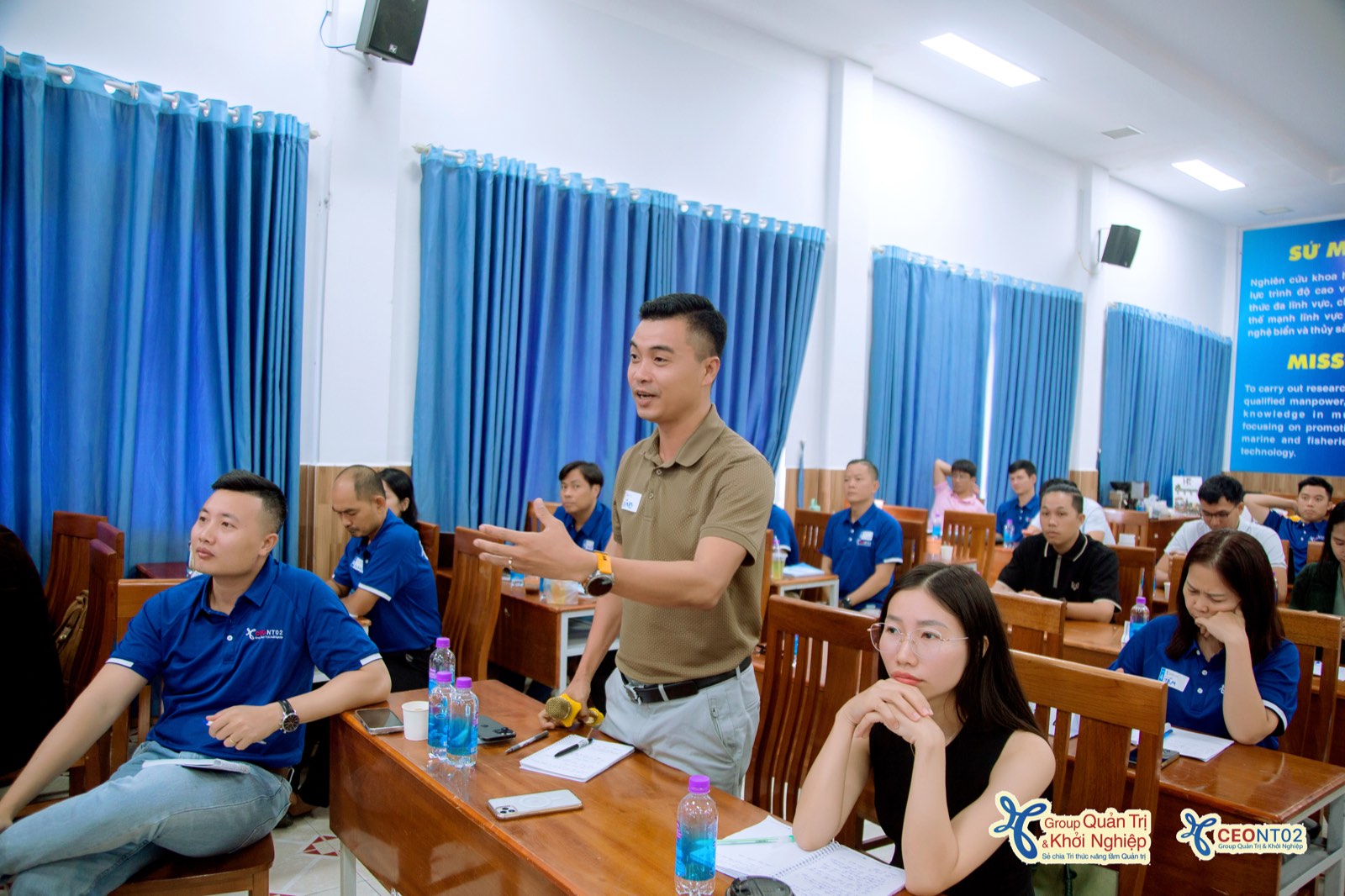 Khuất Anh Dũng phát biểu trong buổi học thứ 5 lớp CEO Nha Trang 02